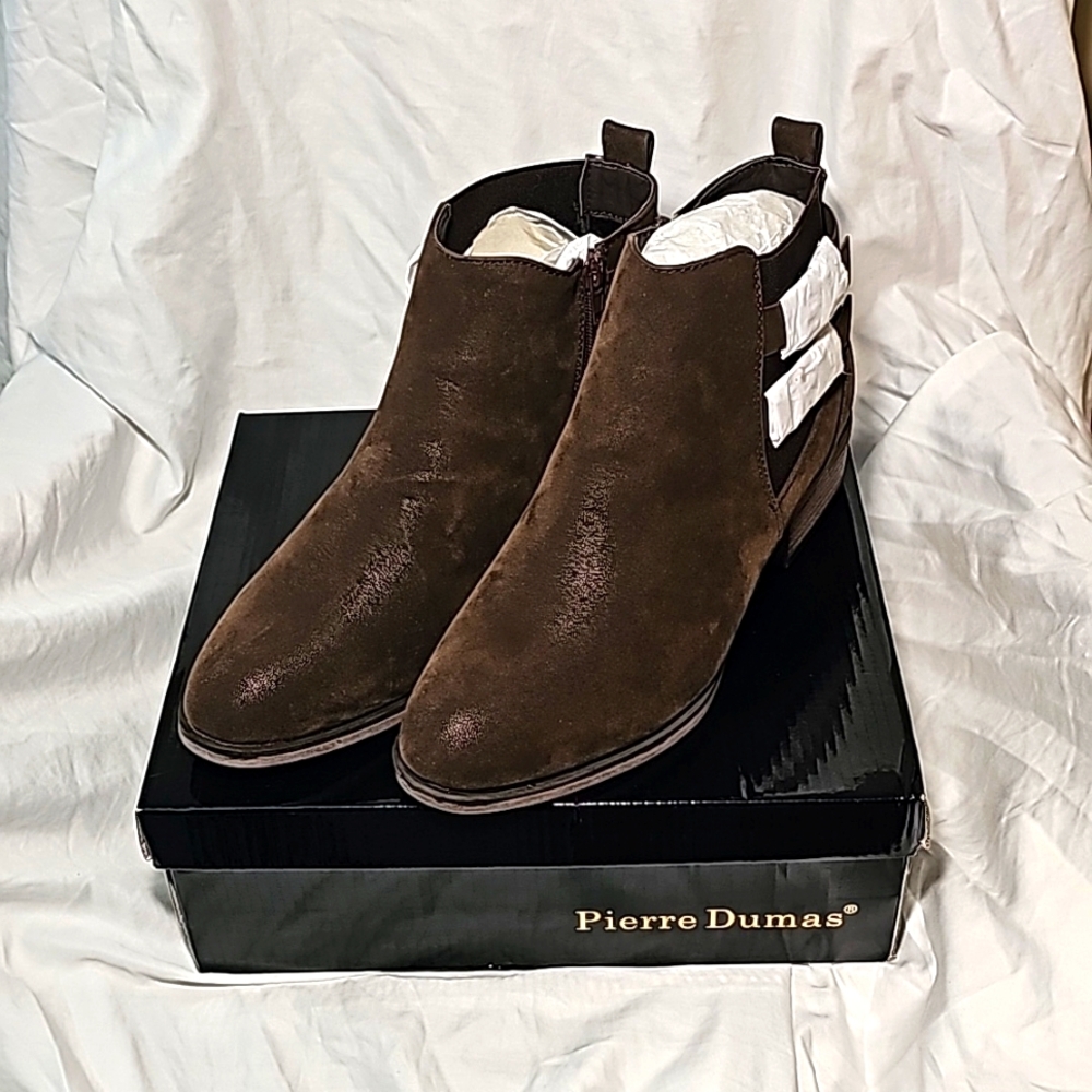 NEW IN BOX - Women's Pierre Dumas Dylan-6 Double Buckle Ankle Boots - Size 11M